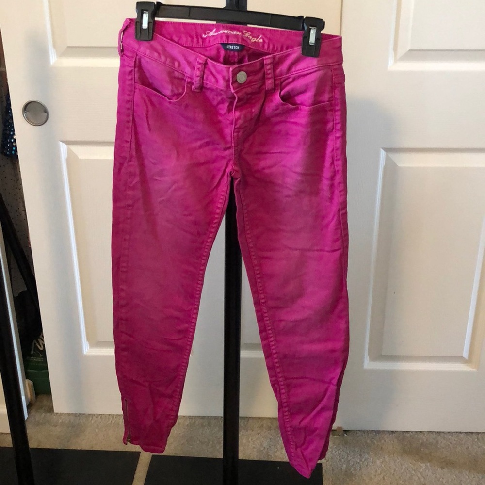 Fuchsia American Eagle size 2 short jeggings